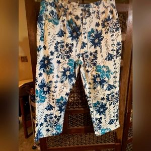 Floral crop pants